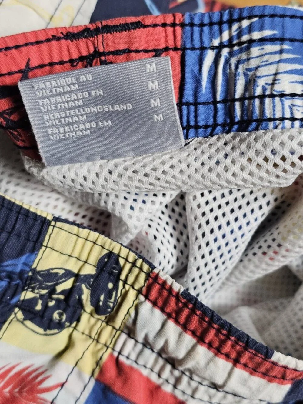 *Columbia PFG Mens Swim Trunks Size Medium Multicolor Fish Nautical Print